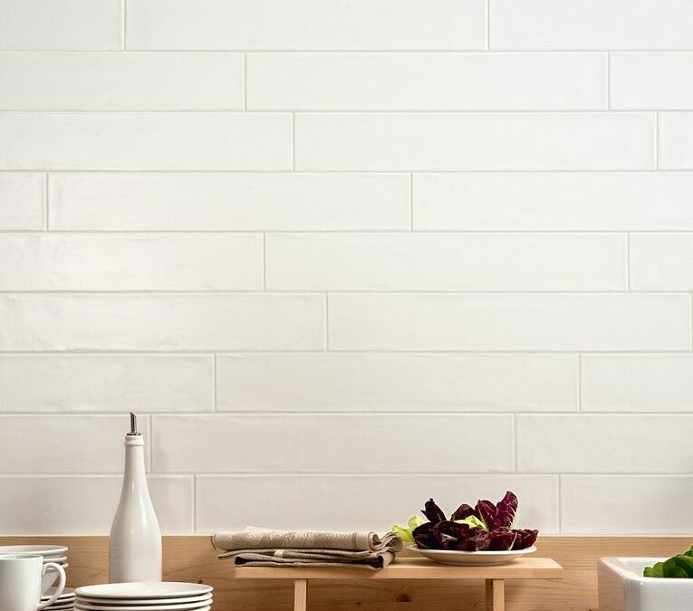 Arizona Tile – Smooth White Glossy 4X24